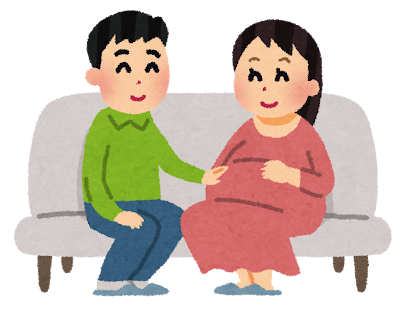 ソファに座りながら、仲良さそうに妊娠中の奥さんと話をしている旦那さんのイラストです。
