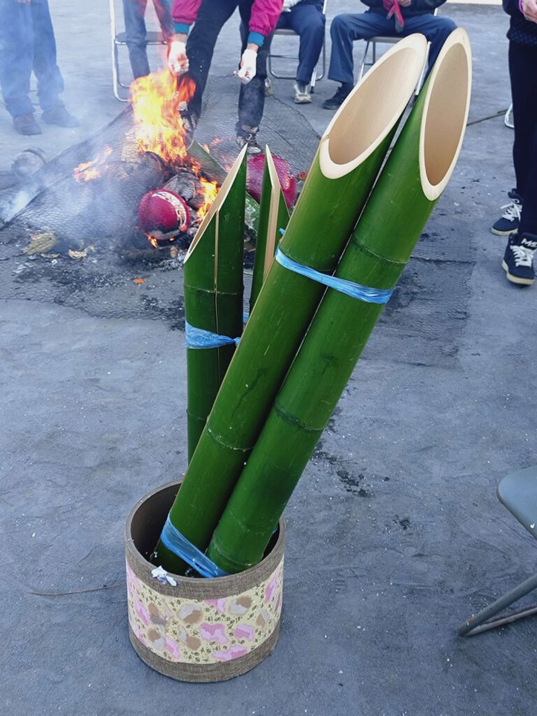 店舗の飾りに使用した門松用の大きな竹