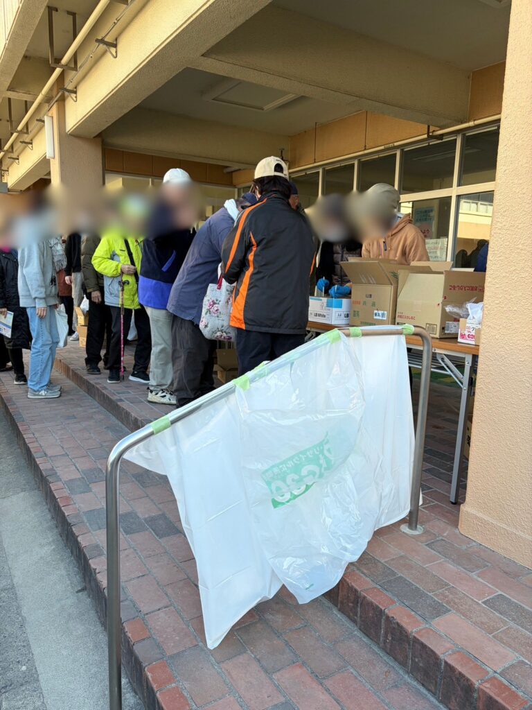 非常食配布の様子