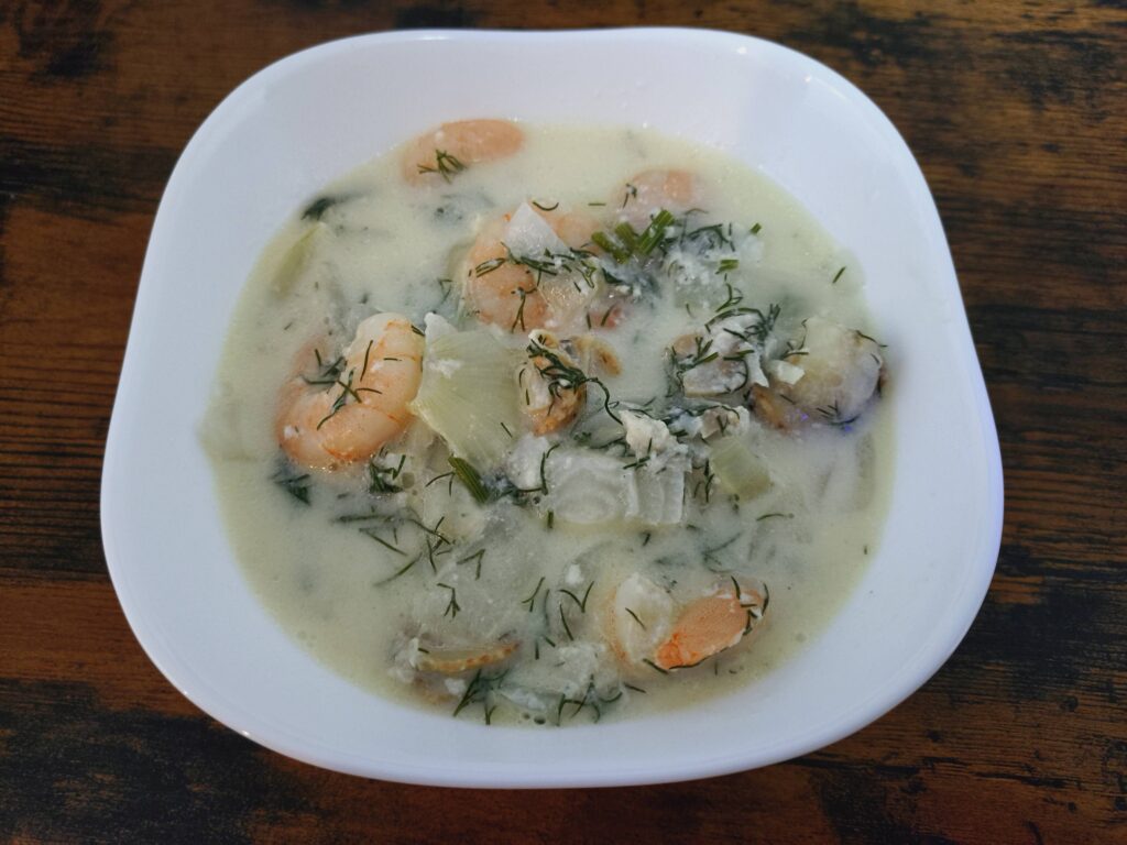 ディルと海鮮のクラムチャウダー