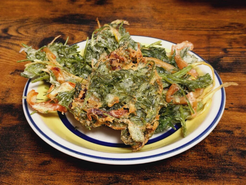 間引きニンジンとサキイカのかき揚げ