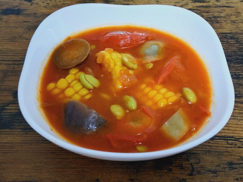 夏野菜たっぷりのトマトミネストローネ