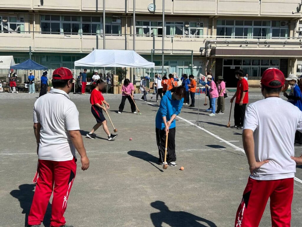 グラウンドゴルフリレーの様子